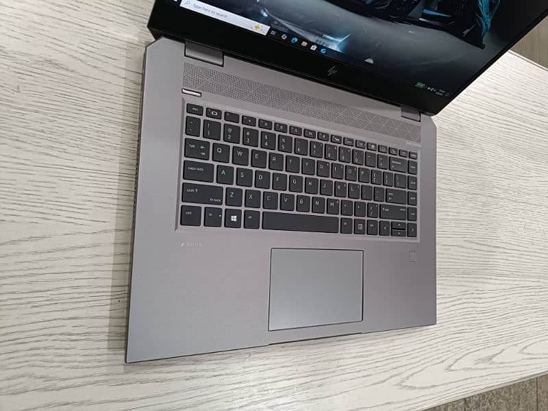 Hp Zbook Studio 15 G5 core i7 9th gen hexacore (i7-9850H) 4gb Nvidia 5