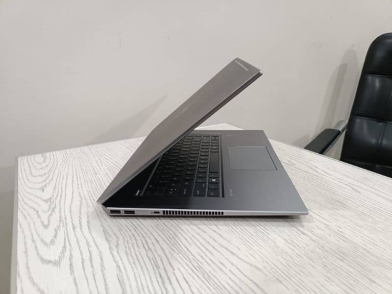 Hp Zbook Studio 15 G5 core i7 9th gen hexacore (i7-9850H) 4gb Nvidia 11