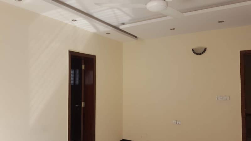 1 KANAL UPPER PORTION FOR RENT 9