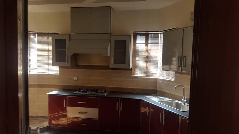 1 KANAL UPPER PORTION FOR RENT 15