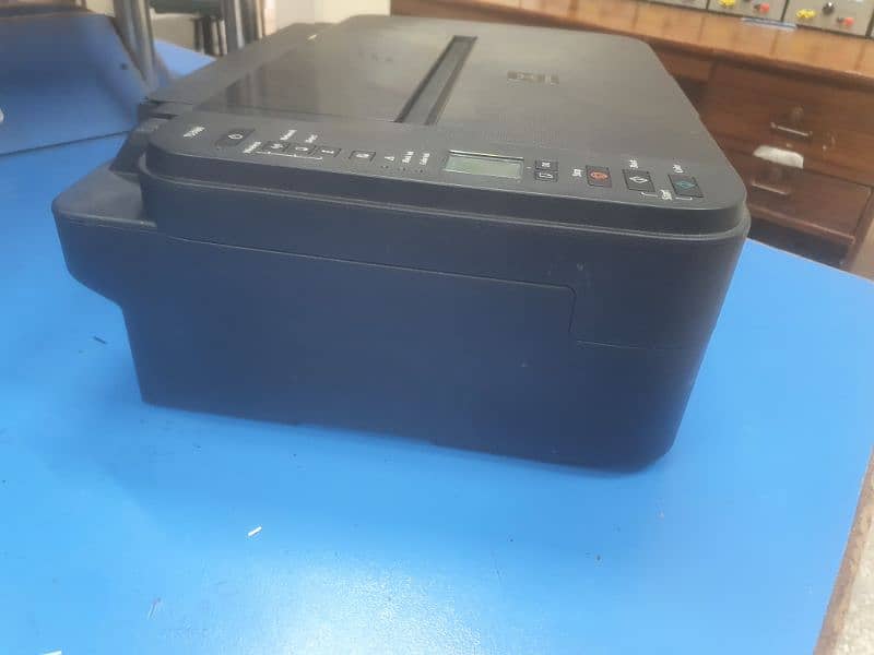 Canon Pixma (Colour Printer + Scanner) 1