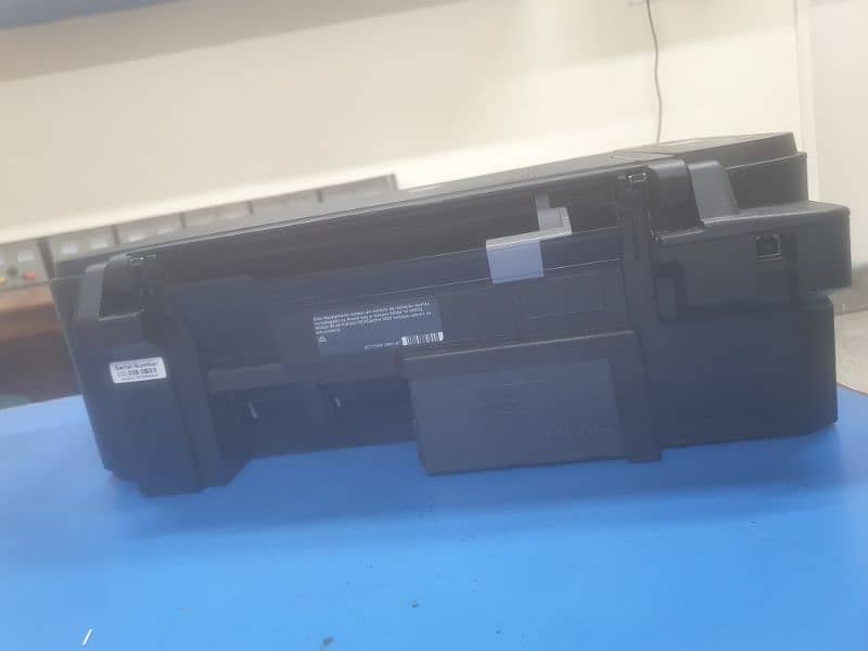 Canon Pixma (Colour Printer + Scanner) 2