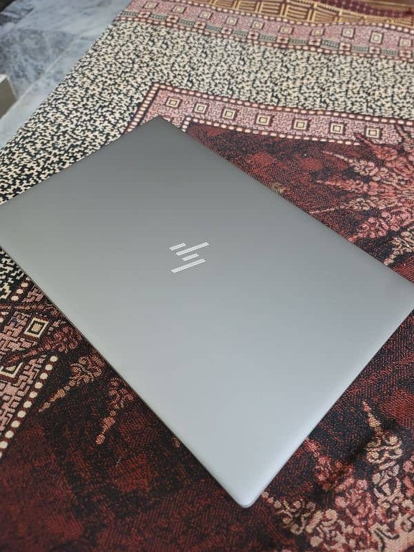 HP zbook 15u g5 15 inch with 2 gb gpu |16/512| 0