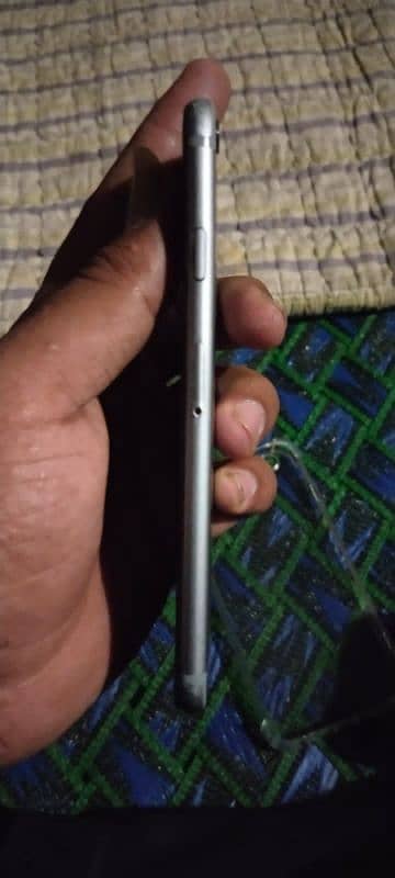 iphone (6).  64gb non PTA 3