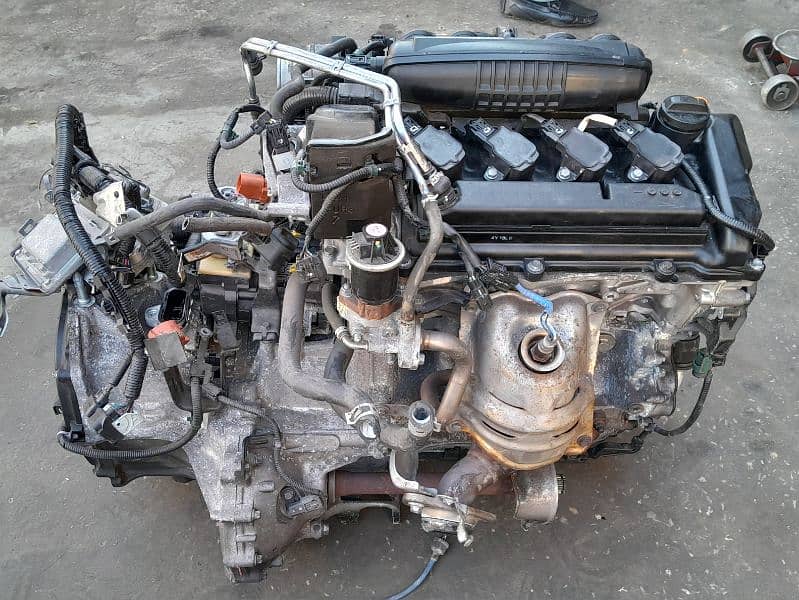 Honda Vezel complete engine with transmission set available. 1