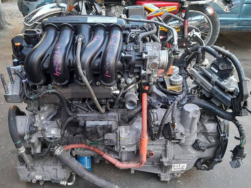 Honda Vezel complete engine with transmission set available. 2