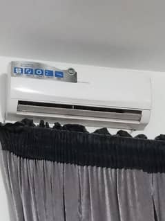 daikon DC inverter 1 ton lush condition