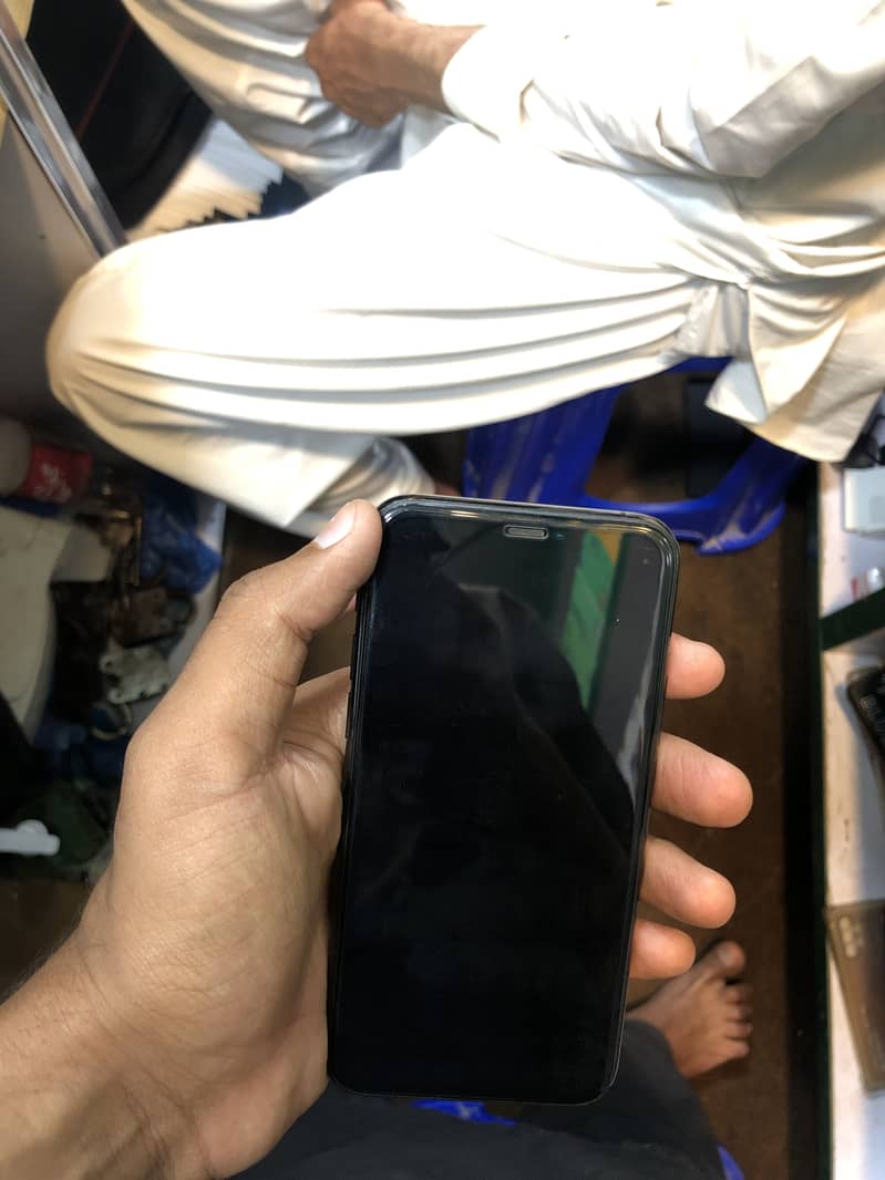 Iphone 11 pro PTA 0