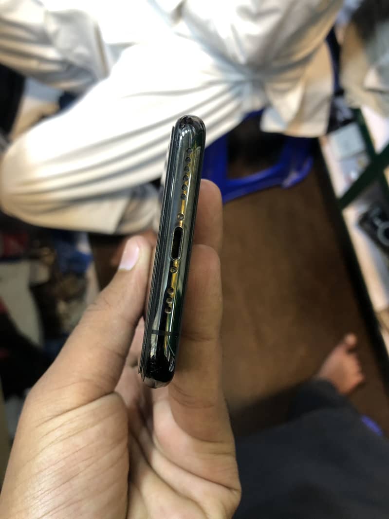Iphone 11 pro PTA 3