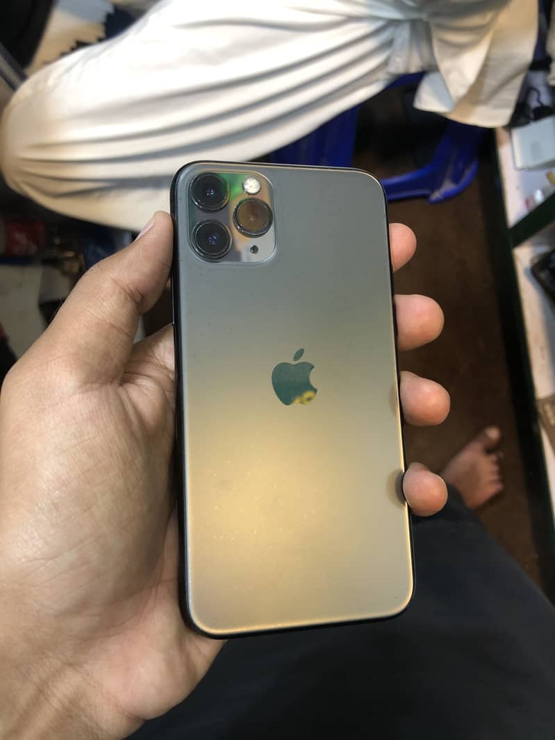 Iphone 11 pro PTA 5