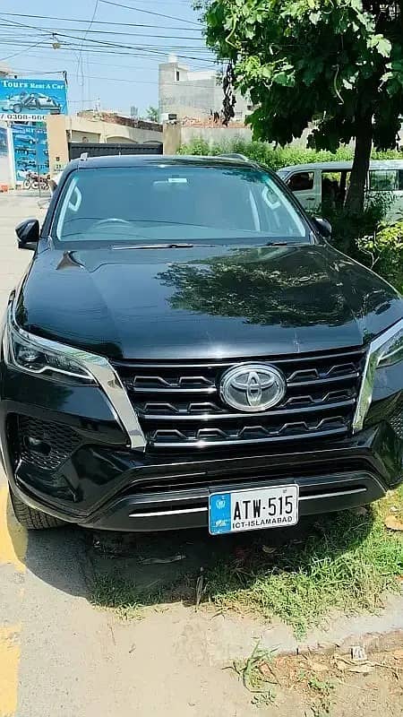 Land Cruiser V8 For Rent in Lahore Revo Vigo Prado ZX 2 door cooper 6