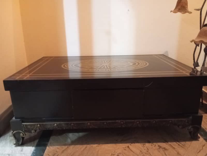 Elegant Design Center Table & Coffee Table 1