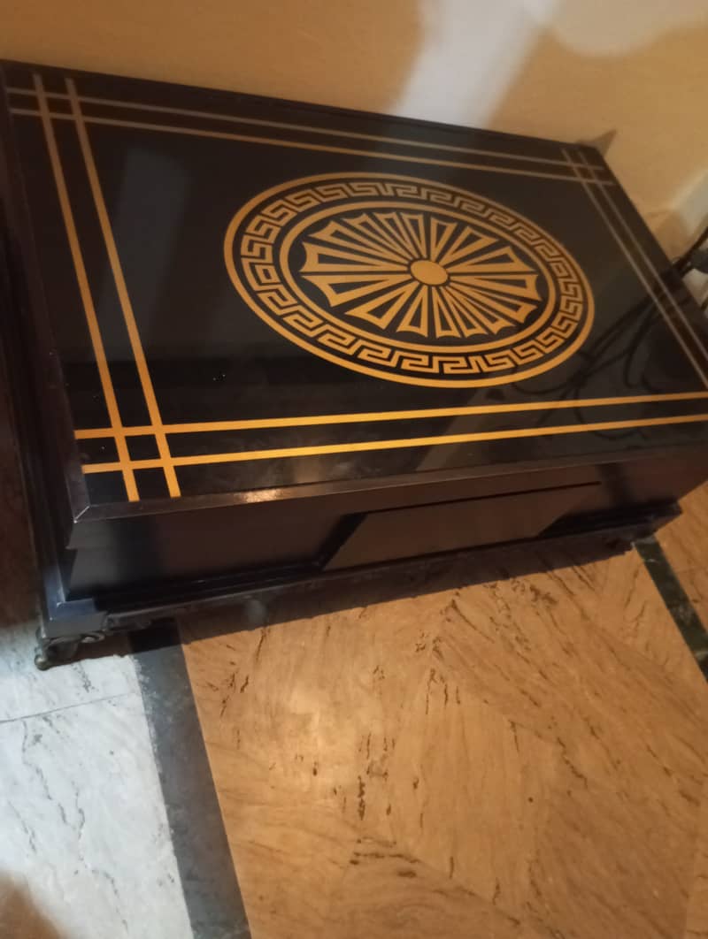 Elegant Design Center Table & Coffee Table 2