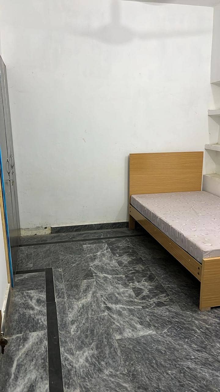 Boys Hostel Lahore -Solar Electricity, Single Bed, Gated Parking, Wifi 2