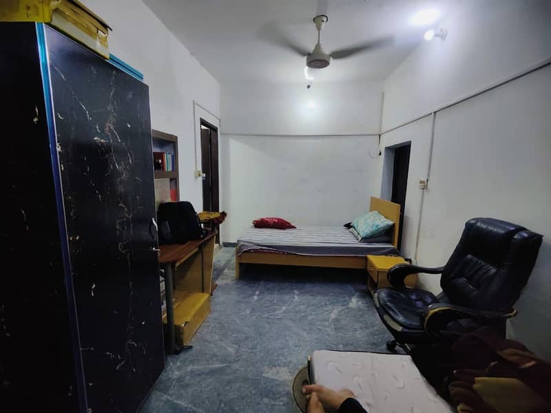 Boys Hostel Lahore -Solar Electricity, Single Bed, Gated Parking, Wifi 5
