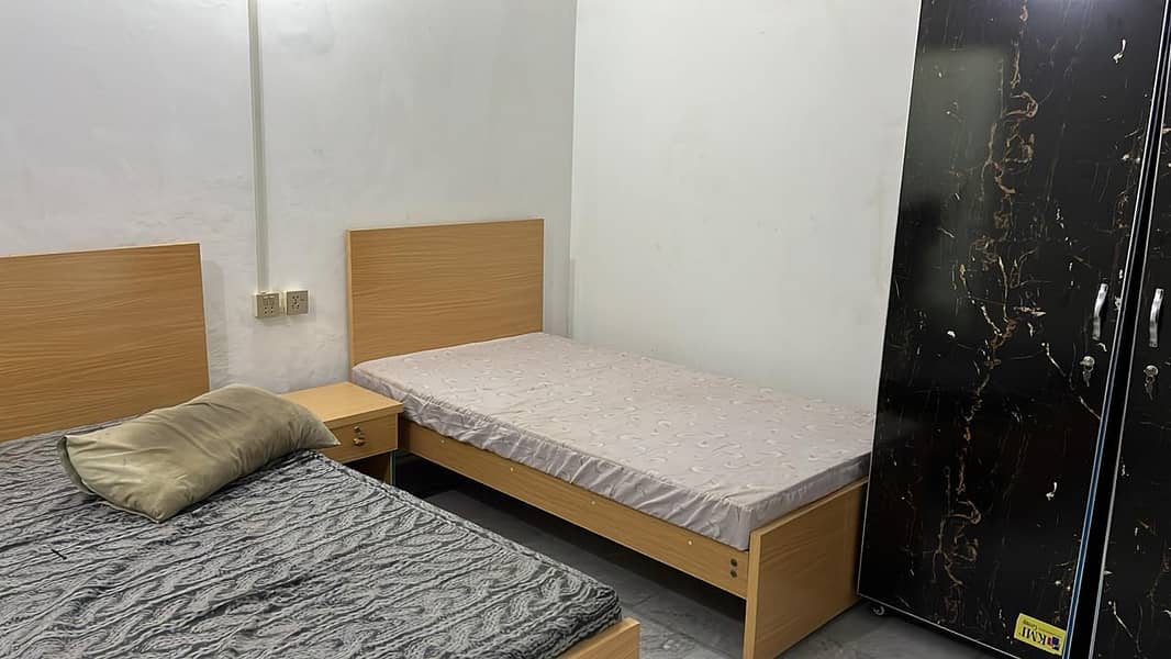 Boys Hostel Lahore -Solar Electricity, Single Bed, Gated Parking, Wifi 7