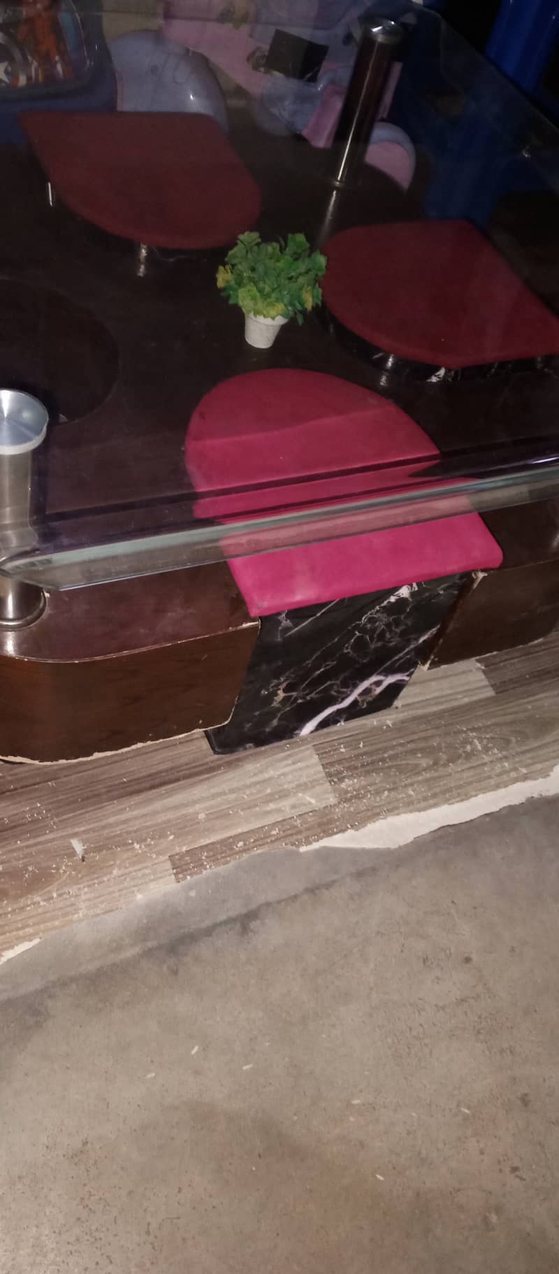center table with 4 stools 0
