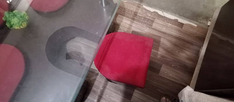 center table with 4 stools 2