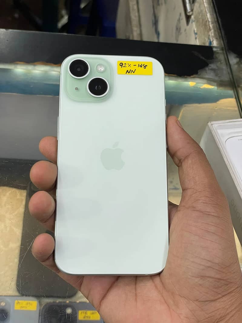 iPhone 15 128GB green 0