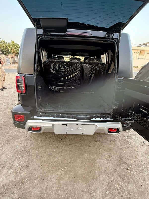 BAIC BJ40 Plus 2022 8