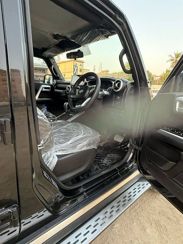 BAIC BJ40 Plus 2022 10