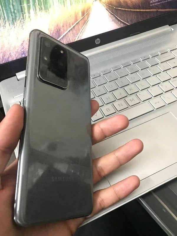 Samsung Galaxy S20 Ultra 9.5/10 8