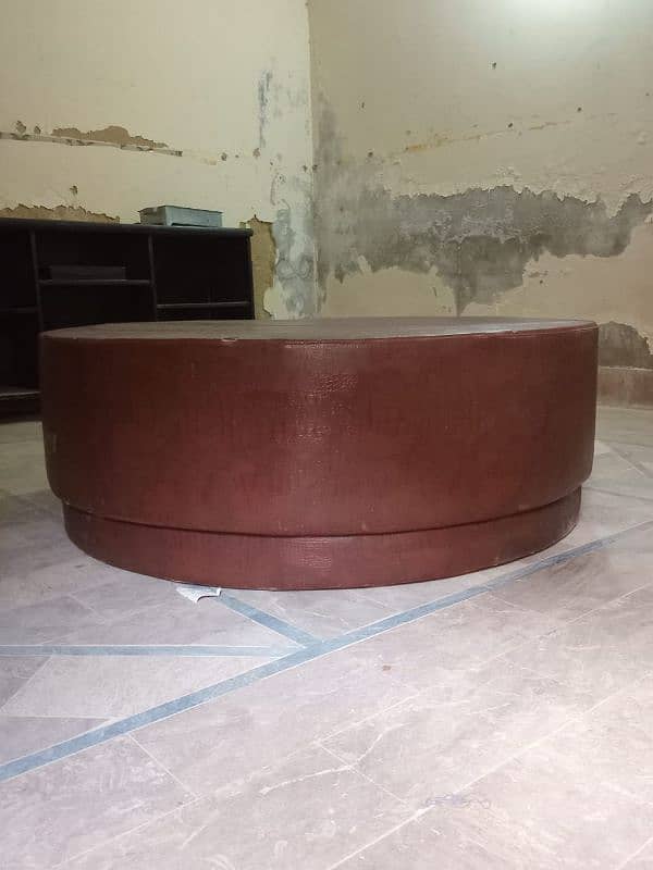 Sofa set with round table 0