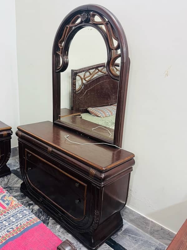 Bed side Table dressing and metrus for sale 6