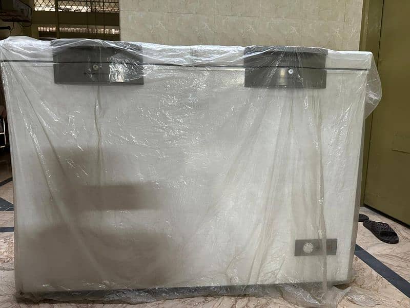 Dawlance convertible deep freezer new condition 2