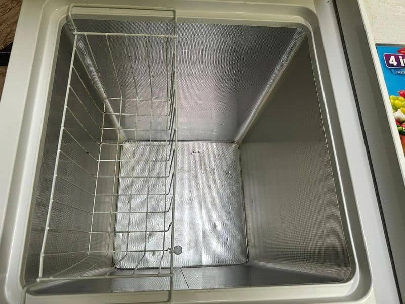 Dawlance convertible deep freezer new condition 3