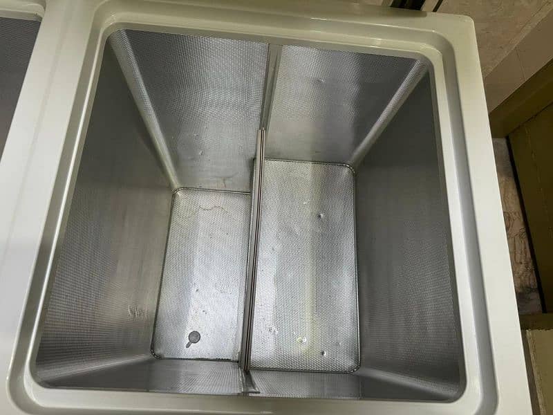 Dawlance convertible deep freezer new condition 8
