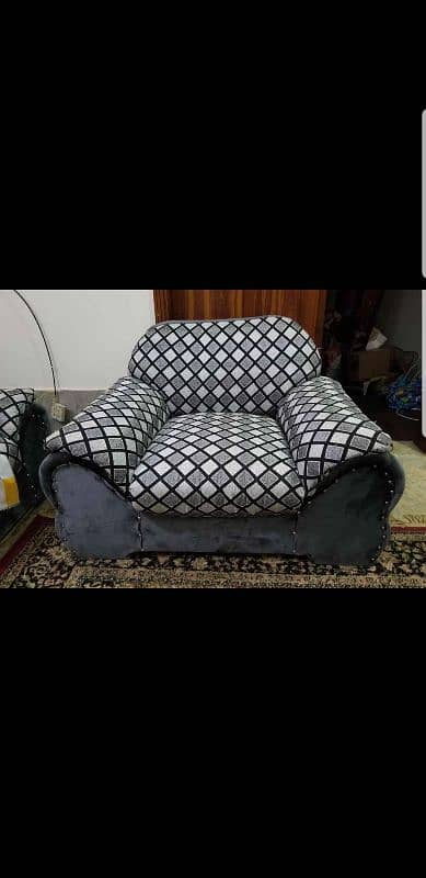 7 seater sofa set urgent sale 2