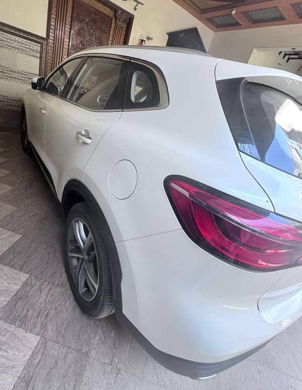 MG HS 2021 3