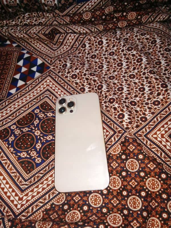I phone 12 pro max 256 gb  10 / 10 condition 0