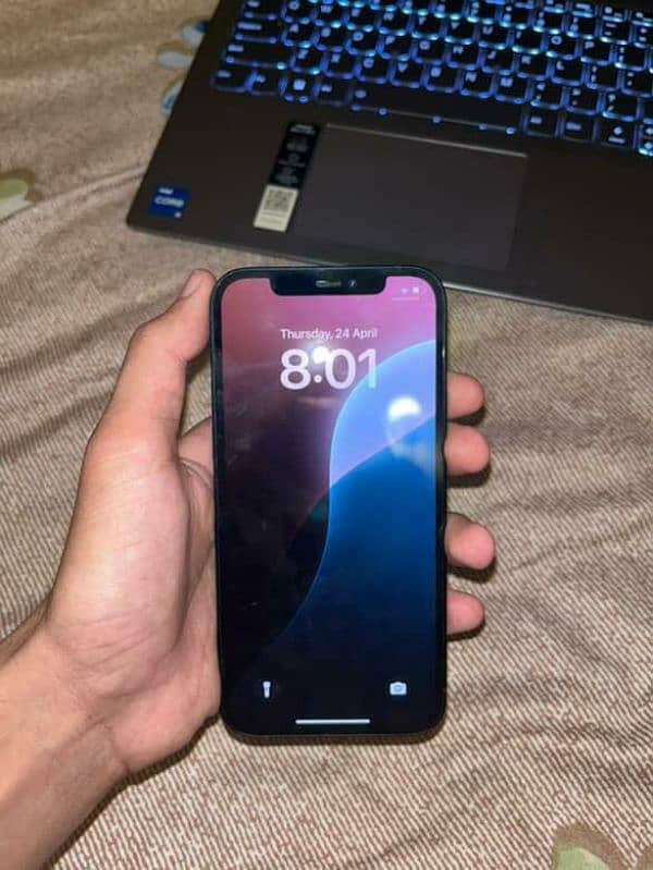 Iphone 12 almost new (kit) 3