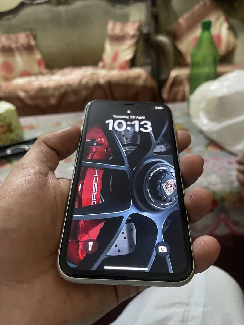 IPHONE 11 0
