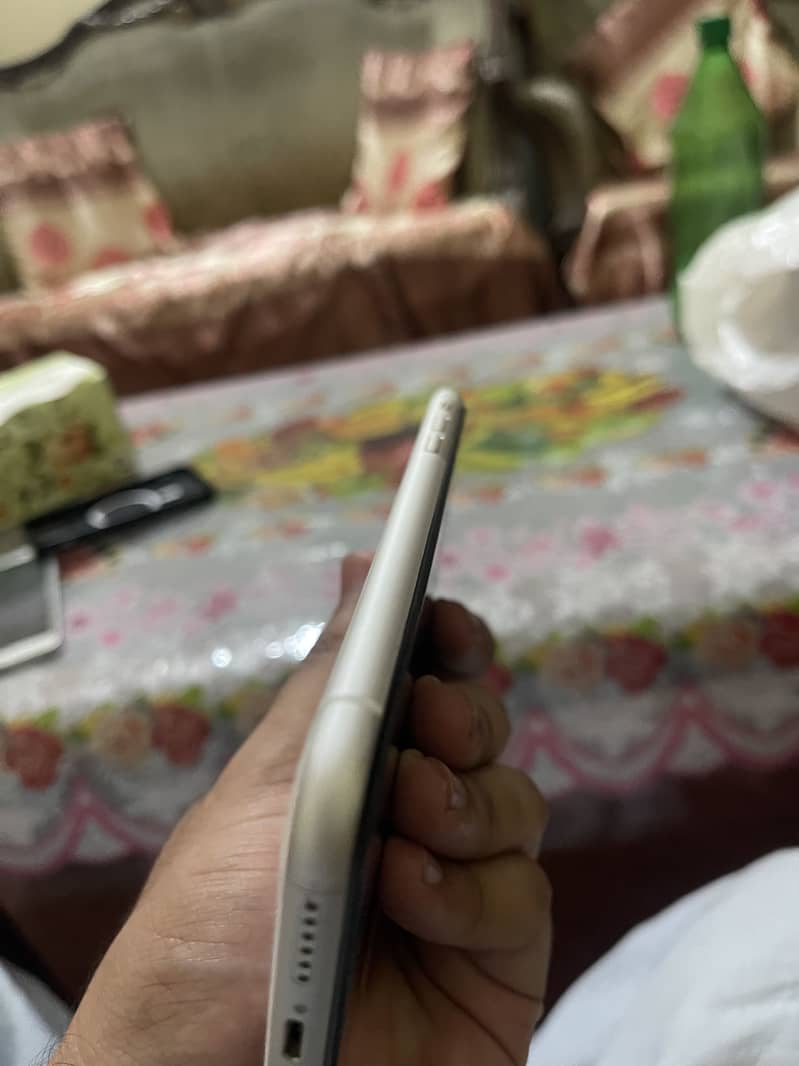 IPHONE 11 3