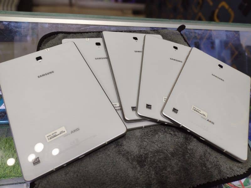 tablets/tab/tabs/gaming tab/kids tab/Samsung tab/ipad 0
