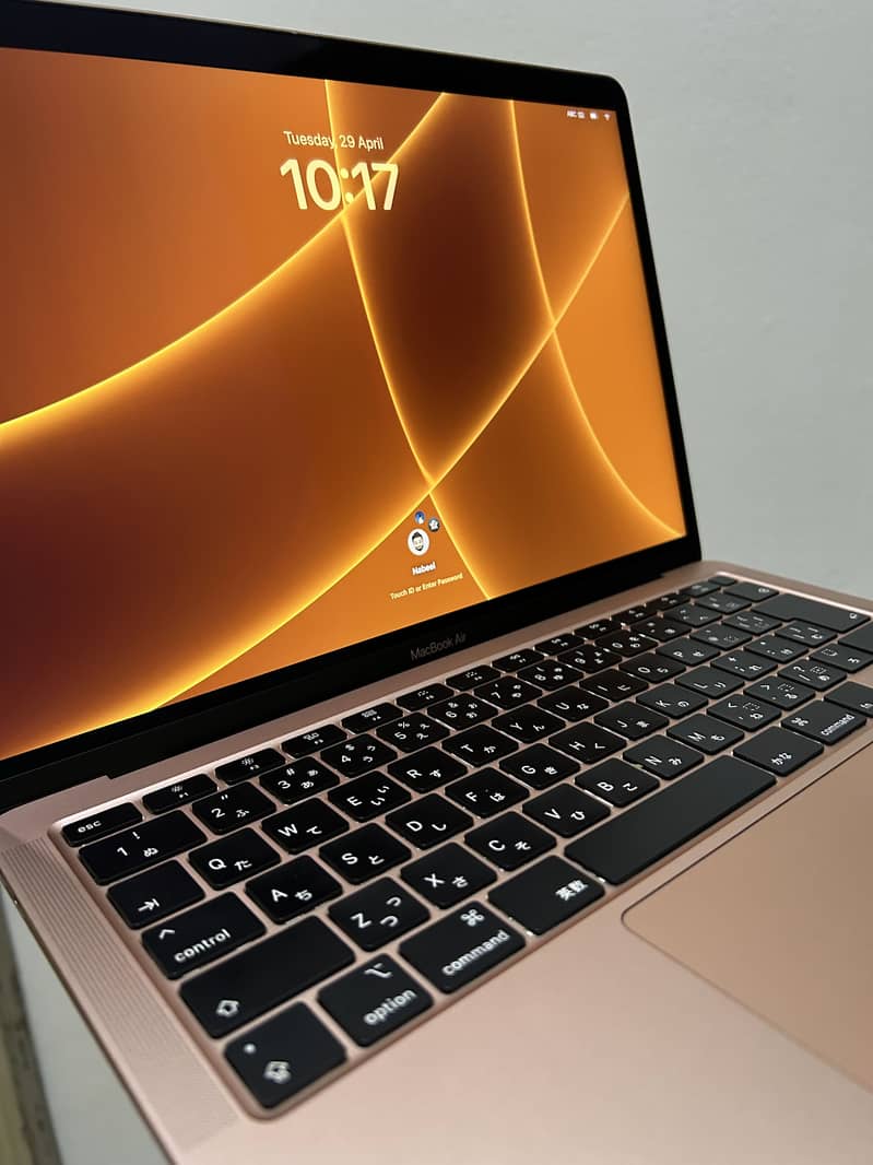 Macbook Air 2020 Gold 1