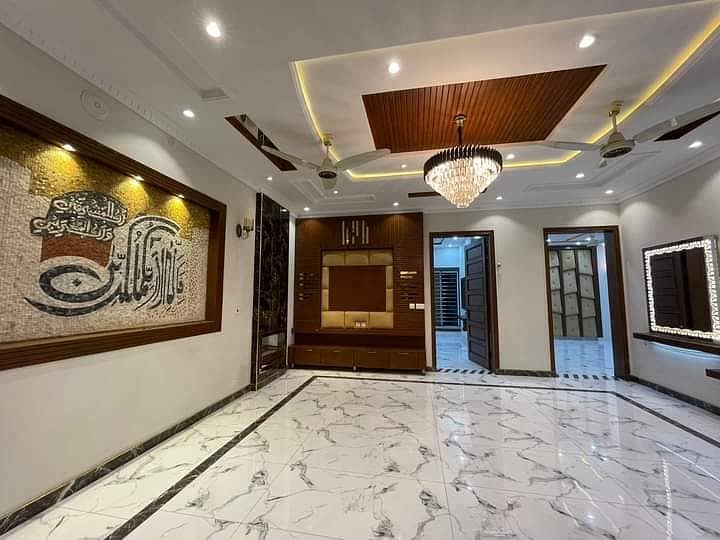 we are offering a 10 marla house for rent in Jasmine block bahria town 1