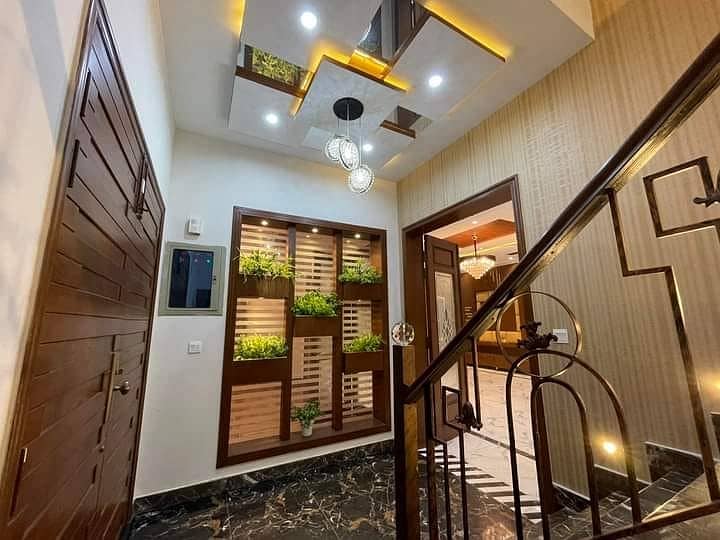 we are offering a 10 marla house for rent in Jasmine block bahria town 2