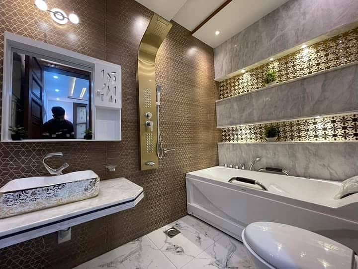 we are offering a 10 marla house for rent in Jasmine block bahria town 5