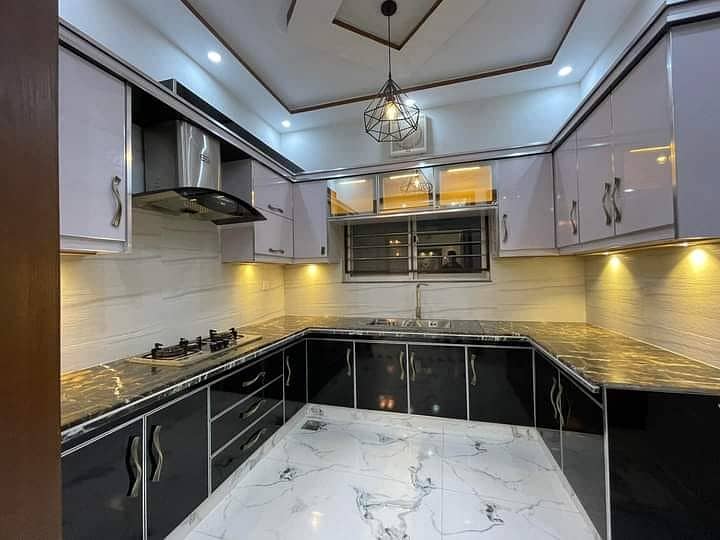 we are offering a 10 marla house for rent in Jasmine block bahria town 10