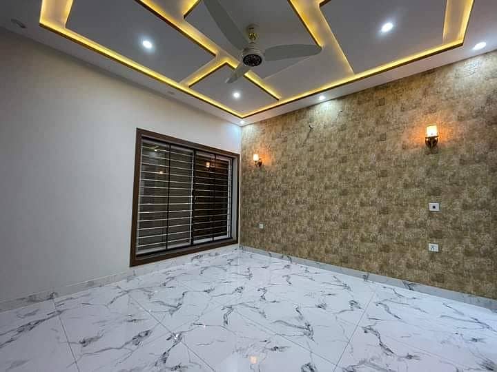 we are offering a 10 marla house for rent in Jasmine block bahria town 14