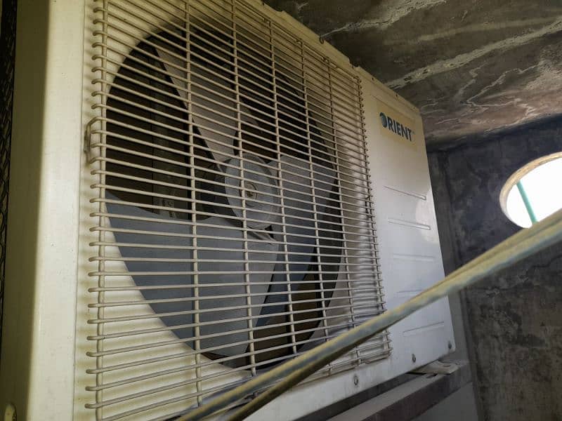 Orient Split AC 3