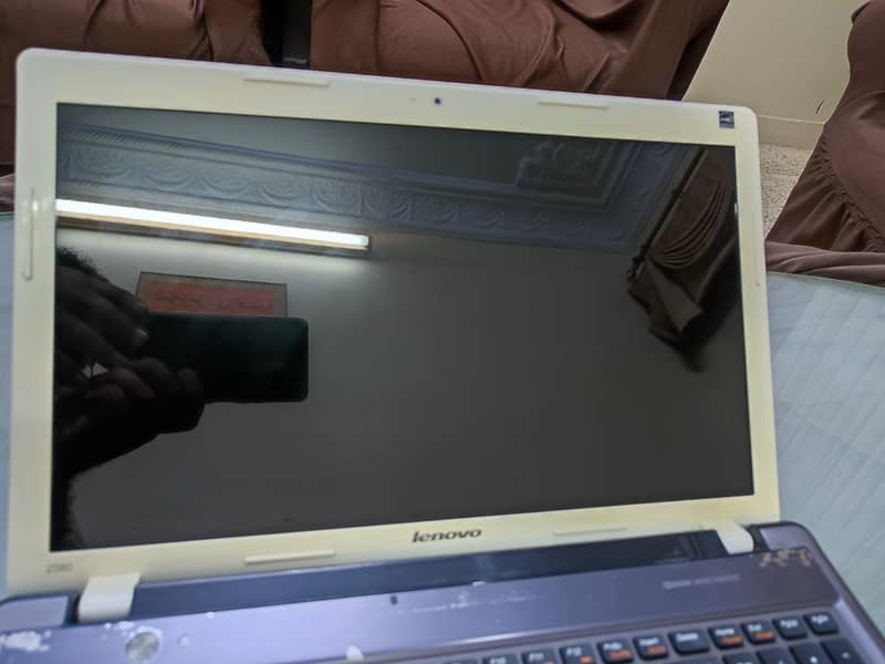 Lenovo Z580 256gb SSD 8gb RAM-i5 3th g 8