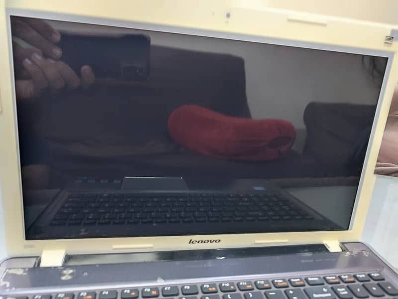 Lenovo Z580 256gb SSD 8gb RAM-i5 3th g 9