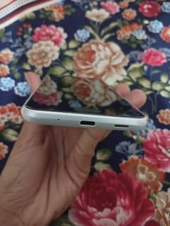 AQUOS R3 Non Pta 10by10 condition