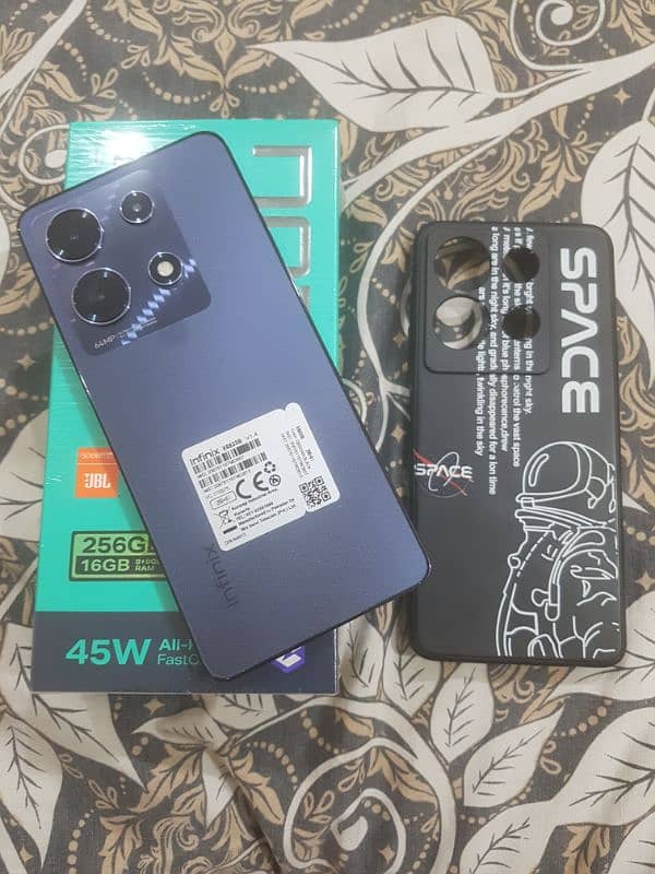 Selling Infinix Note 30 ( 16 GB RAM ) 256GB ROM 10/10 Condition 0