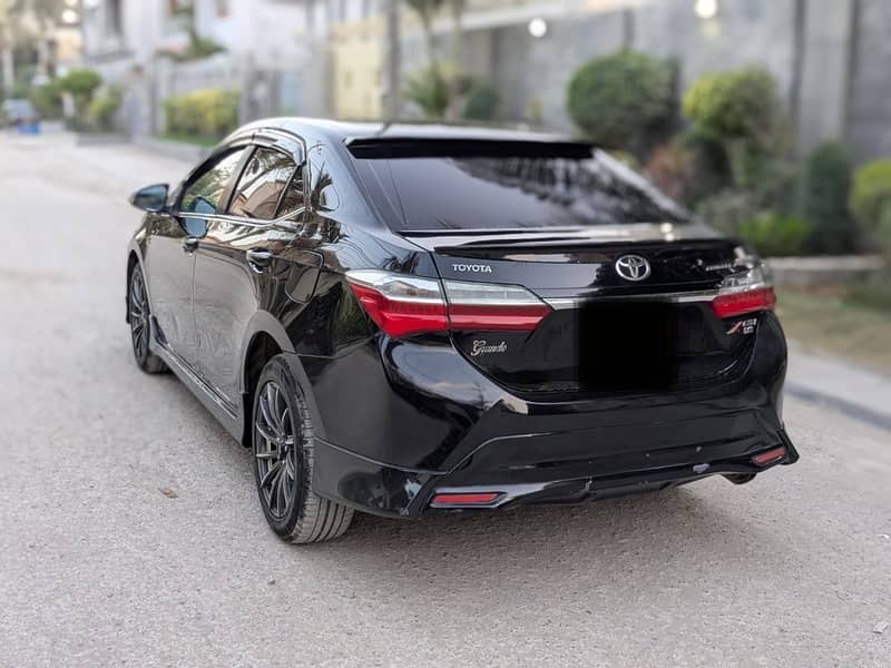Toyota Corolla Grande 1.8 5